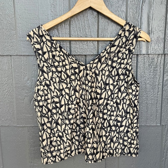 WAYF tan print cropped tank top deep V front and back - Picture 2 of 7